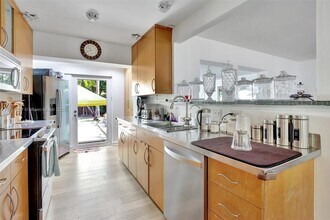1523 Dewey St in Hollywood, FL - Building Photo - Building Photo