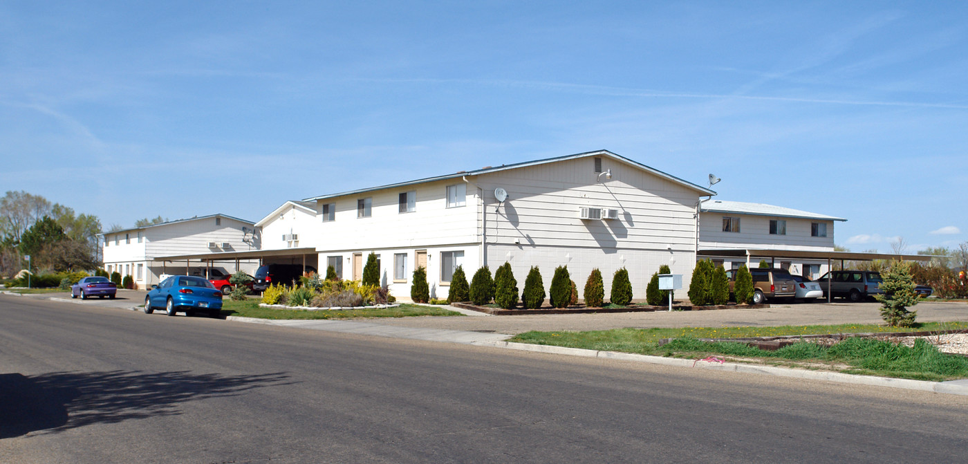 Nampa Townhouses in Nampa, ID - Building Photo