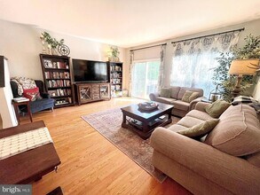 11471 Heritage Commons Way in Reston, VA - Building Photo - Building Photo