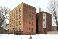 Clinton Apartment Building in Cleveland, OH - Foto de edificio - Building Photo