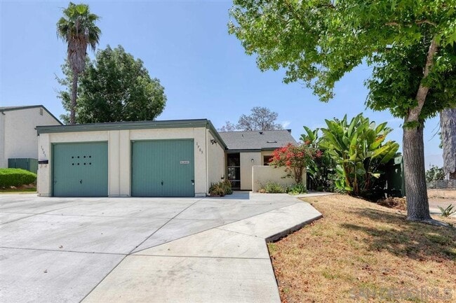 1903 Terracina Cir in Spring Valley, CA - Foto de edificio - Building Photo