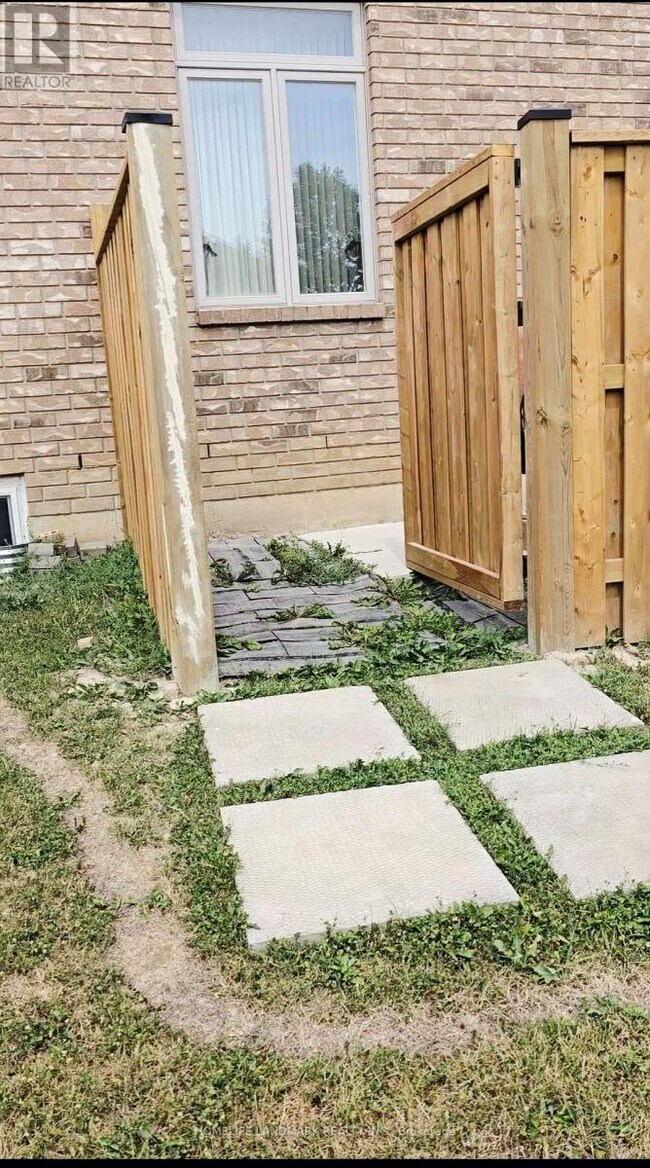 147 Bocelli Crescent in Hamilton, ON - Building Photo - Building Photo