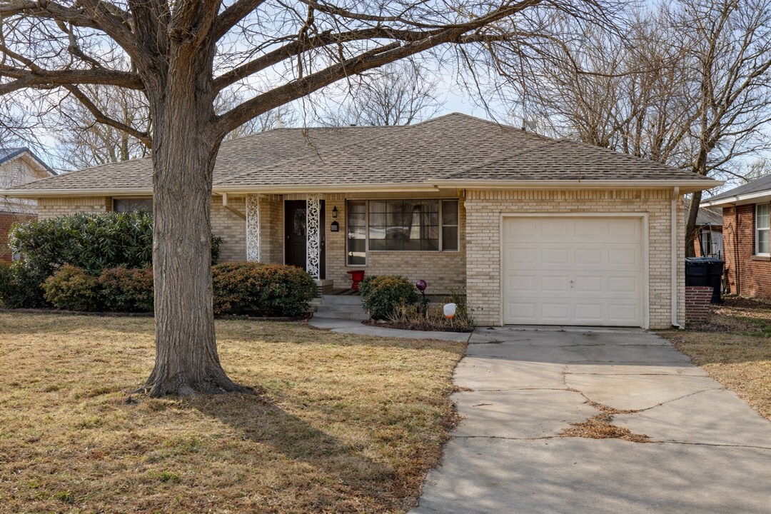 1612 SW 61st St in Oklahoma City, OK - Building Photo