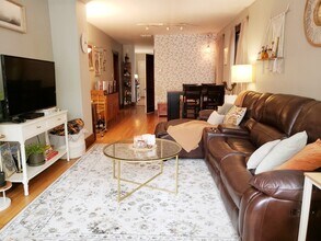 1530 W Diversey Pkwy in Chicago, IL - Building Photo - Building Photo