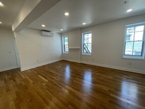 56 Chambers St in Newburgh, NY - Building Photo - Building Photo