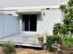 11057 W Harbor Watch Loop in Crystal River, FL - Building Photo - Building Photo