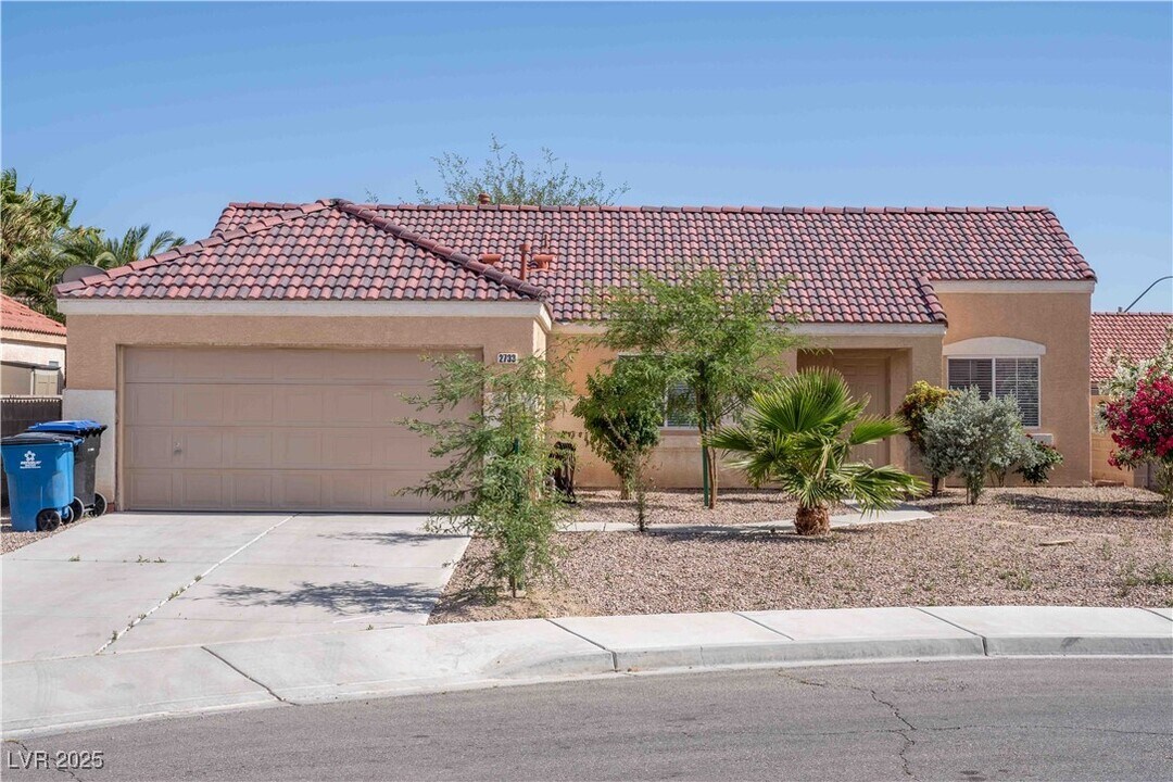 2733 Fern Forest Ct in North Las Vegas, NV - Building Photo