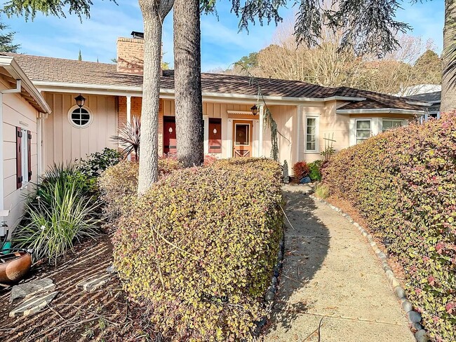7 Cypress Ave in Kentfield, CA - Building Photo - Building Photo