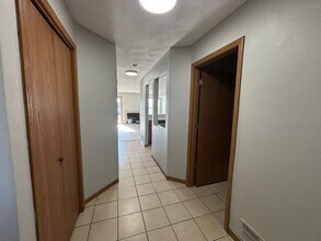 388 Amphitheater Dr in Rockford, IL - Building Photo - Building Photo