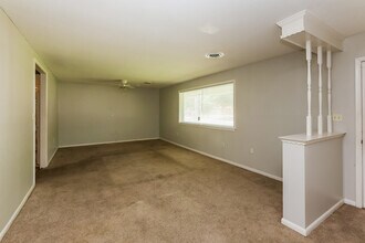 251 Southbrook Dr in Jackson, MS - Building Photo - Building Photo