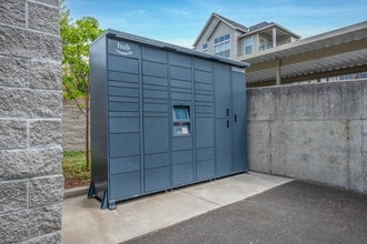 Bethany West in Portland, OR - Foto de edificio - Building Photo