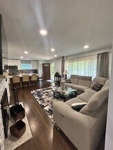 2300 Highmoor Rd in Highland Park, IL - Building Photo - Building Photo