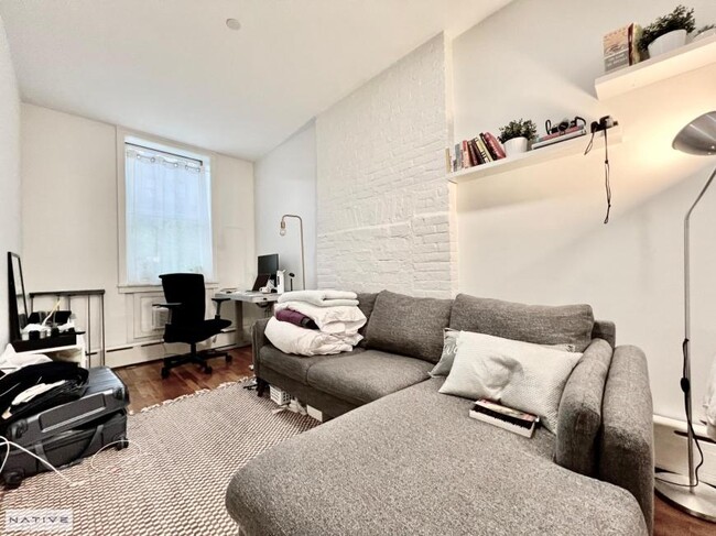 property at 940 Lorimer St