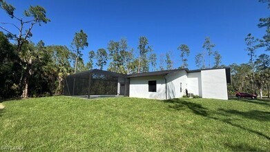 943 Everglades Blvd N in Naples, FL - Foto de edificio - Building Photo