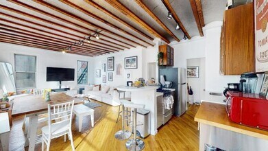 301 W 17th St in New York, NY - Building Photo - Building Photo