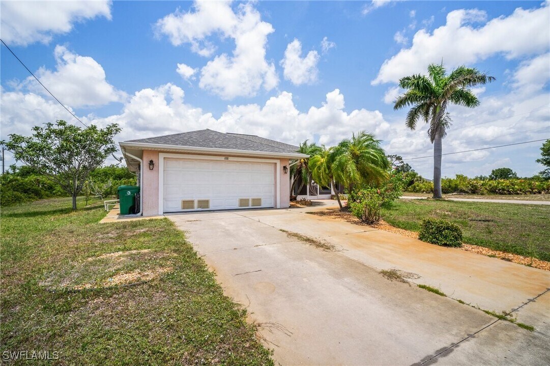 188 Ingram Blvd in Rotonda West, FL - Building Photo