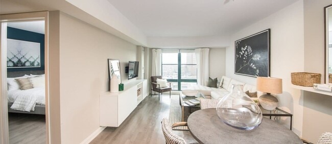 30 Cambridgepark Dr in Cambridge, MA - Foto de edificio - Building Photo