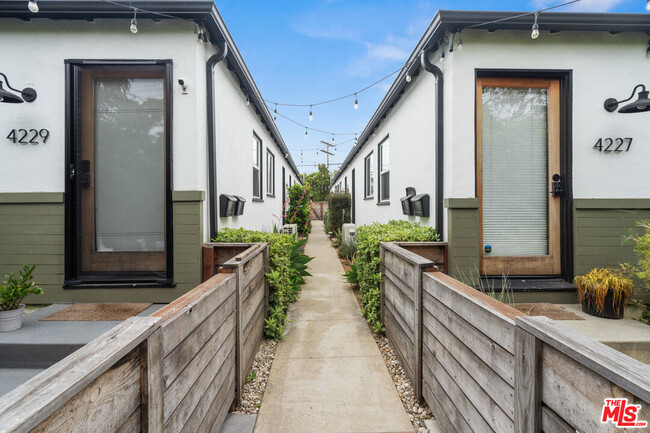 4227 S Centinela Ave in Los Angeles, CA - Building Photo - Building Photo