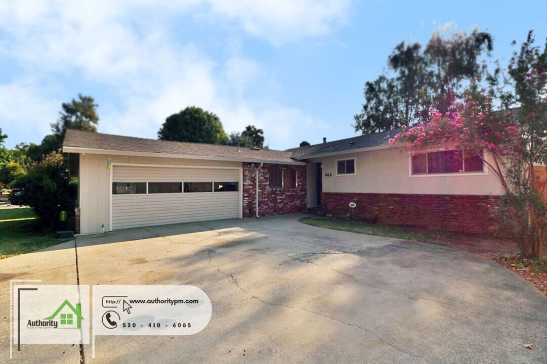 845 Loma St in Redding, CA - Building Photo