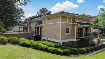 Crystal at Harwell in Atlanta, GA - Building Photo