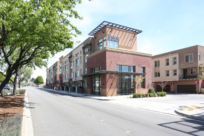 Meadow Park in Claremont, CA - Foto de edificio - Building Photo