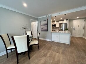 1100 Avalon St in Glen Cove, NY - Building Photo - Building Photo