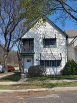 3100 S Griffin Ave, Unit LOWER in Milwaukee, WI - Building Photo