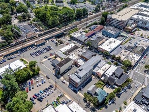 21 Station Pl in Metuchen, NJ - Building Photo - Building Photo