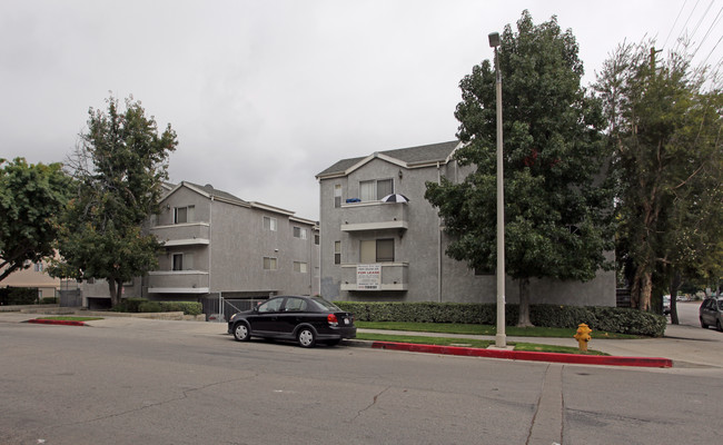 Mountain View Apartments in Northridge, CA - Building Photo - Building Photo