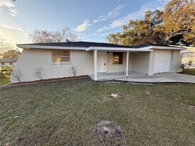 6039 20th St in Zephyrhills, FL - Building Photo