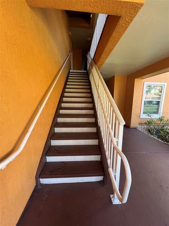 5471 Vineland Rd in Orlando, FL - Building Photo - Building Photo