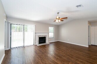 8050 Cumberland Gap Trail in Jacksonville, FL - Building Photo - Building Photo
