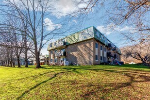 6th Street Apartments in Owen Sound, ON - Building Photo