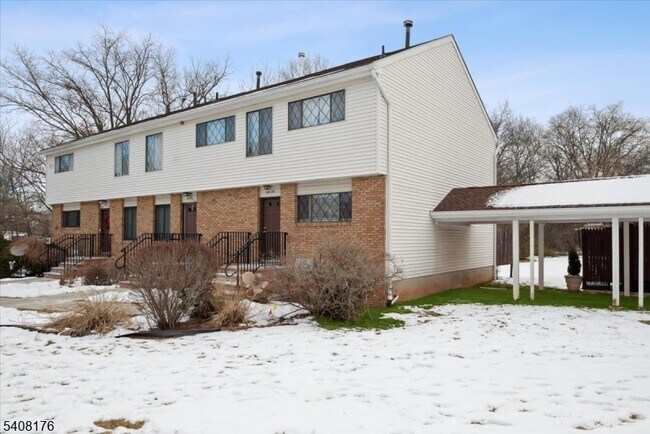 911 Merritt Dr in Hillsborough Township, NJ - Building Photo - Building Photo