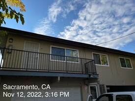 5966 Walerga Rd in Sacramento, CA - Building Photo