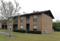 Village South Townhomes in Broussard, LA - Building Photo - Building Photo