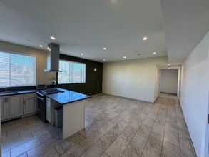 953 Normandie Ave, Unit 304 in Los Angeles, CA - Foto de edificio - Building Photo