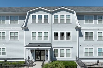 Colonial Pointe at Franklin Lakes in Franklin Lakes, NJ - Building Photo - Building Photo