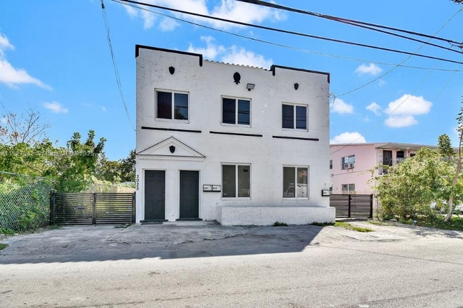 3025 NW 8th Ave in Miami, FL - Building Photo - Building Photo