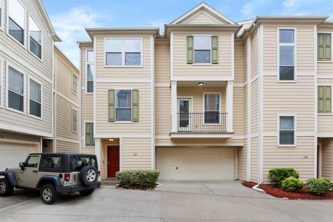 1211 Ennis St in Houston, TX - Building Photo