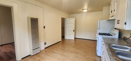 123 Wildwood Ave in Rio Dell, CA - Building Photo - Building Photo