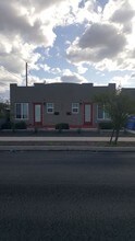 1329 E Polk St-Unit -2 in Phoenix, AZ - Foto de edificio - Building Photo