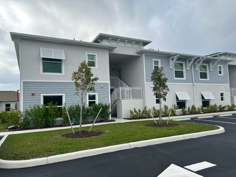 3322 Skyline Blvd in Cape Coral, FL - Building Photo