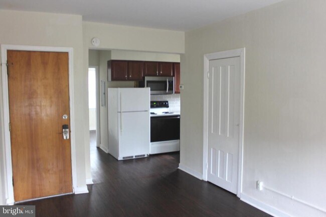 223 W Bridge St in Morrisville, PA - Building Photo - Building Photo