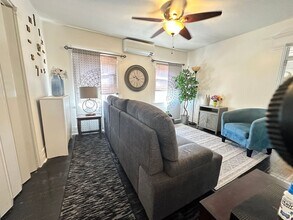 40 Crosby Pl-Unit -3rd Floor Unit in New Rochelle, NY - Building Photo - Building Photo