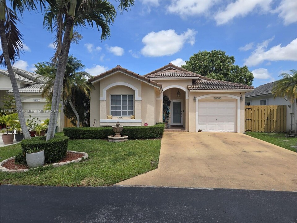 14205 SW 149th Ave in Miami, FL - Building Photo