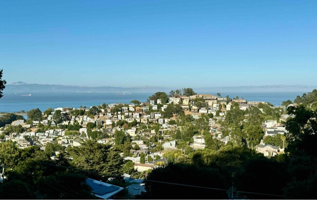 69 Kings Rd in Brisbane, CA - Building Photo - Building Photo