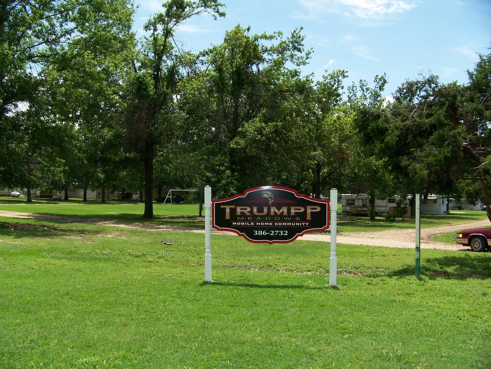 Beautiful Wooded Mobile Home Lake Community in Locust Grove, OK - Building Photo