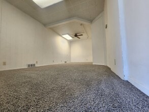 209 West Ave S, Unit Top in Lyons, KS - Building Photo - Building Photo