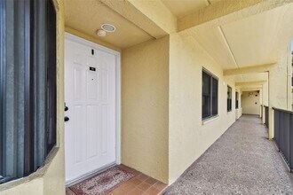 5817 Park St N in St. Petersburg, FL - Building Photo - Building Photo
